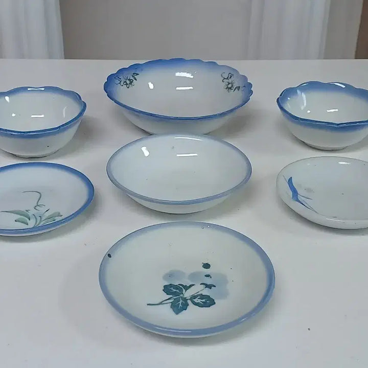 [BUNJANG] Vintage Floral Small Dish Set (7 Pieces) / 근대사 수집품 외사기 빈티지 꽃문양 종지 접시  7개