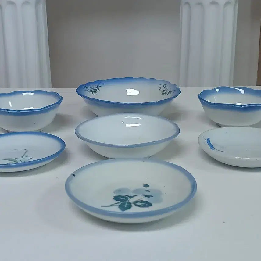 [BUNJANG] Vintage Floral Small Dish Set (7 Pieces) / 근대사 수집품 외사기 빈티지 꽃문양 종지 접시  7개