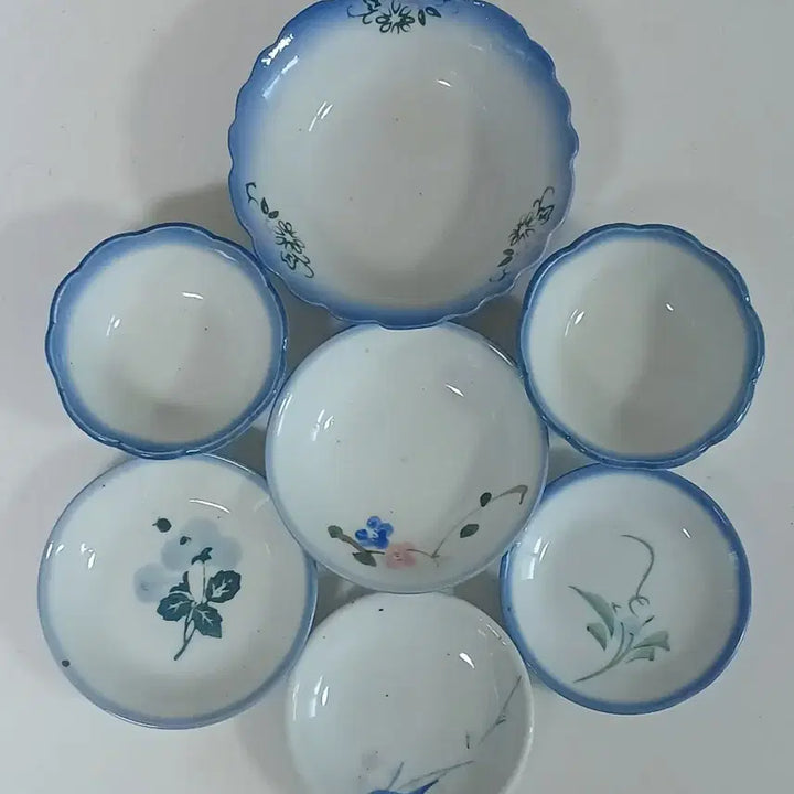 [BUNJANG] Vintage Floral Small Dish Set (7 Pieces) / 근대사 수집품 외사기 빈티지 꽃문양 종지 접시  7개