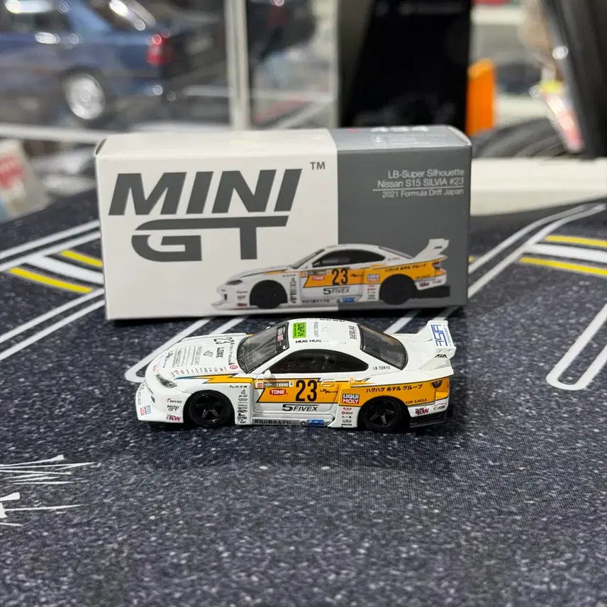 [BUNJANG] 1:64 Mini GT Nissan Silvia S15 Liberty Walk 
