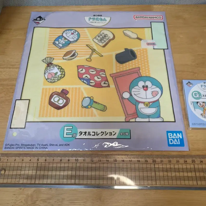 [BUNJANG] Bandai Namco Doraemon Handkerchief + Sticker Bundle Set / 반다이남코 이치방쿠지 도라에몽 손수건 + 스티커 일괄판매