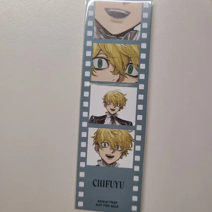 [BUNJANG] Tokyo Revengers Chifuyu Original Drawing Exhibition Can Badge &amp; AU Film Cut Special Goods / 도쿄 리벤져스 도리벤 바지 치후유 원화전 캔뱃지 au 필름컷 특전 지류