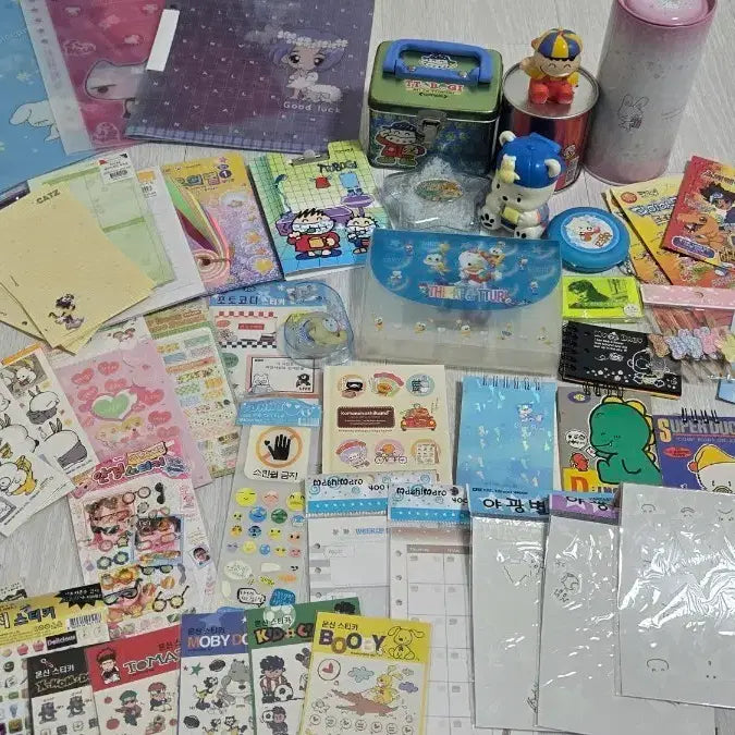 [BUNJANG] Vintage Stationery Bundle: Tteobagee, Sleeping Ko, Digimon, Valentine Stickers / 고전문구 일괄처분)) 떠버기  슬리핑코 고전스티커 디지몬 발렌