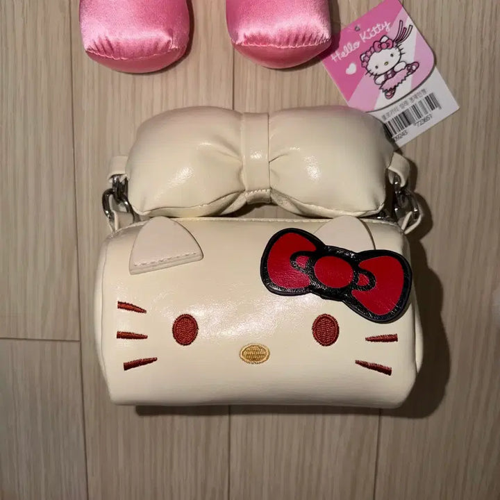 [BUNJANG] Sanrio Hello Kitty Ballerina Pouch Crossbody Coin Purse Charm Set / 산리오 헬로키티 발레 키티 파우치 크로스백 타포린백 동전지갑 인형 키링