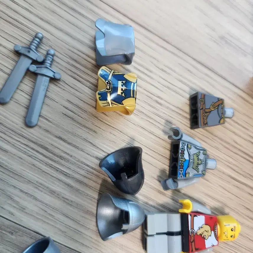 [BUNJANG] LEGO Knights Figures and Parts Set / 레고 기사 피규어 및 부품 세트