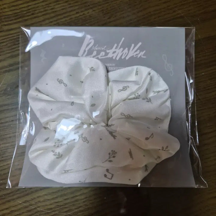 [BUNJANG] Beethoven Scrunchie / 베토벤 스크런치