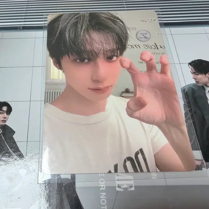 [BUNJANG] MONSTA X Hyungwon Love Me Photocard and ID Card Bundle Set / 셔누형원 러브미 형원 포카 3장+아이디카드1장 일괄가격