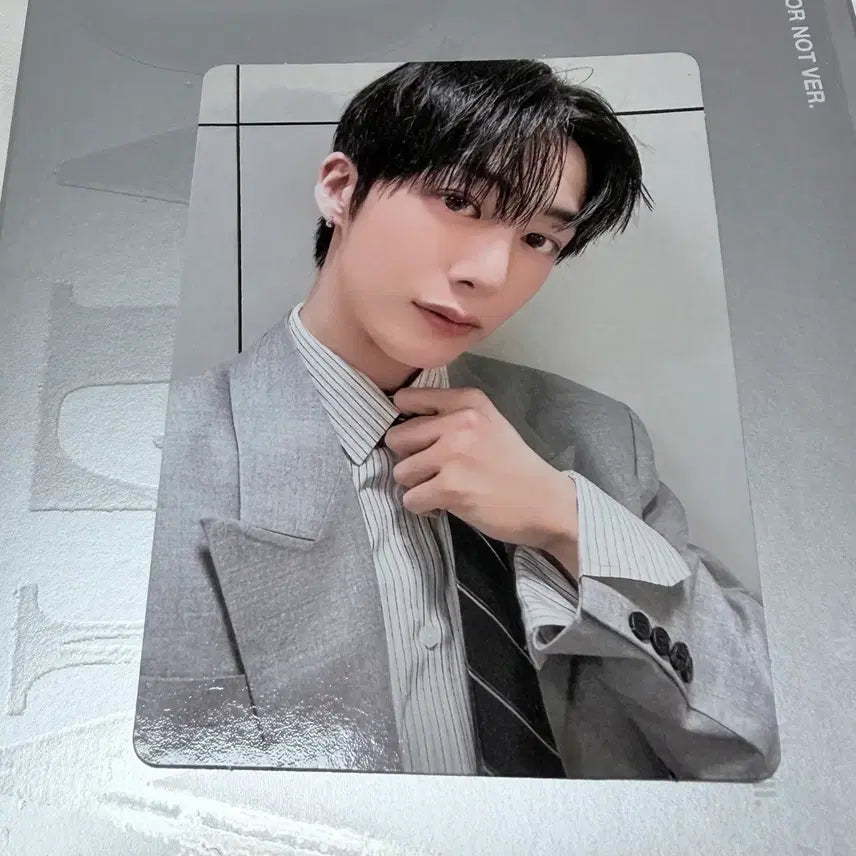 [BUNJANG] MONSTA X Hyungwon Love Me Photocard and ID Card Bundle Set / 셔누형원 러브미 형원 포카랑 아이디카드 일괄