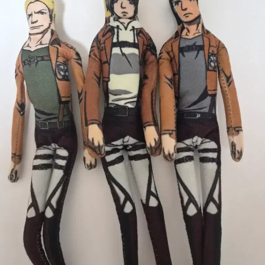 [BUNJANG] Attack on Titan Bertholdt Hoover &amp; Reiner Braun Cursed Dolls Bundle Set / 일괄)) 진격의거인 진격거 마레조 애니 베르톨트 라이너 저주인형 팔아요