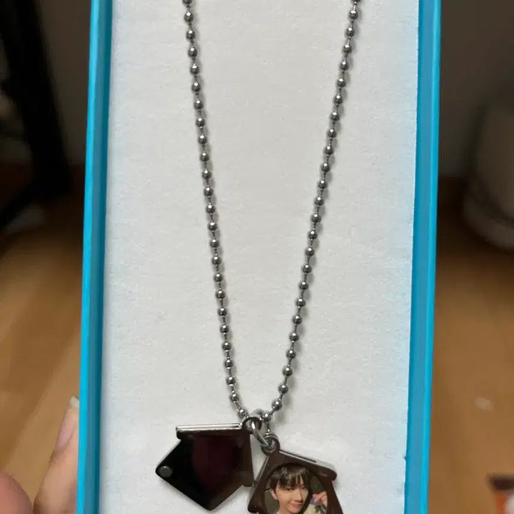 [BUNJANG] BOYNEXTDOOR Bundle Set Photocard &amp; Yunhak Necklace / 보이넥스트도어 일괄 판매 성호 리우 재현 태산 이한 운학 목걸이 급처