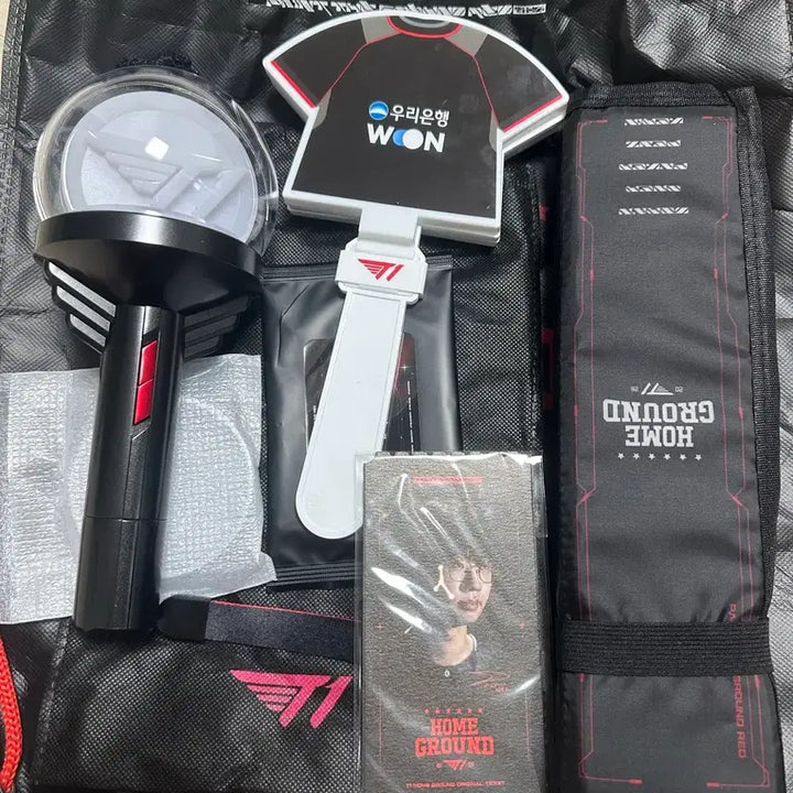 [BUNJANG] T1 Goods Set with Lightstick / T1 굿즈 세트 판매합니다! + 응원봉