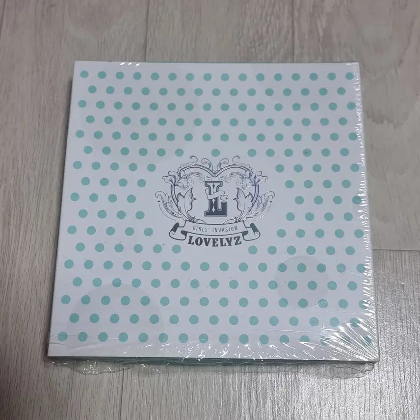 [BUNJANG] Lovelyz Lovelyz8 (1st Mini Album) Photobook / 미개봉)러블리즈- Lovelyz8 (미니 1집) 양도해요:) (재고1장)