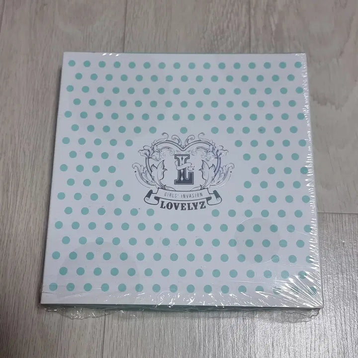 [BUNJANG] Lovelyz Lovelyz8 (1st Mini Album) Photobook / 미개봉)러블리즈- Lovelyz8 (미니 1집) 양도해요:) (재고1장)