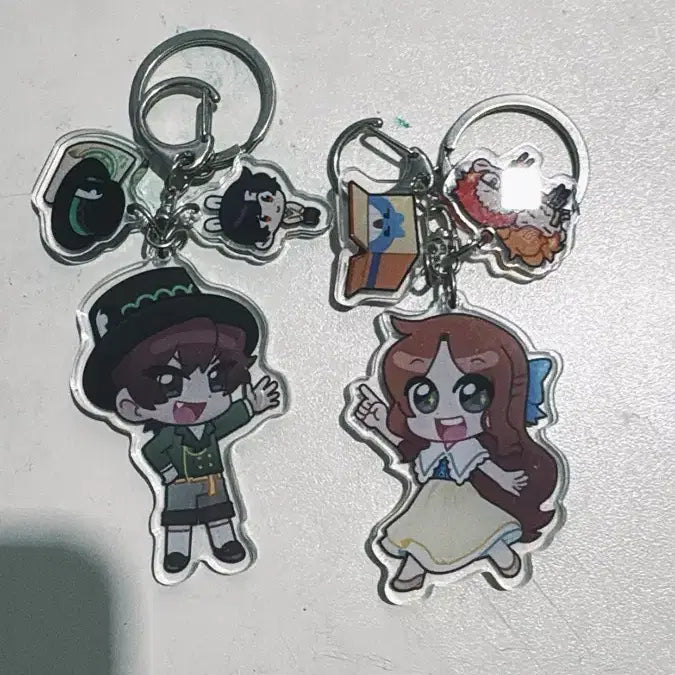 [BUNJANG] Pixelie Golden Spoon Young Lady &amp; Young Master Acrylic Keyring / 픽셀리 금수저 아가씨 도련님 아크릴 키링