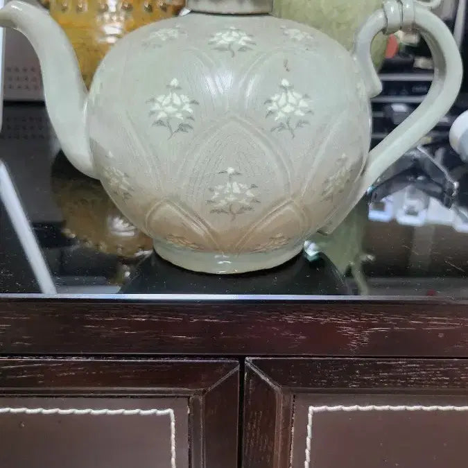 [BUNJANG] Celadon Black and White Inlay Vase / 청자흑백상감 주자
