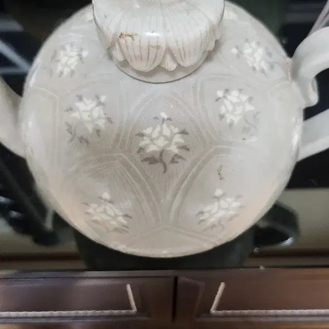 [BUNJANG] Celadon Black and White Inlay Vase / 청자흑백상감 주자