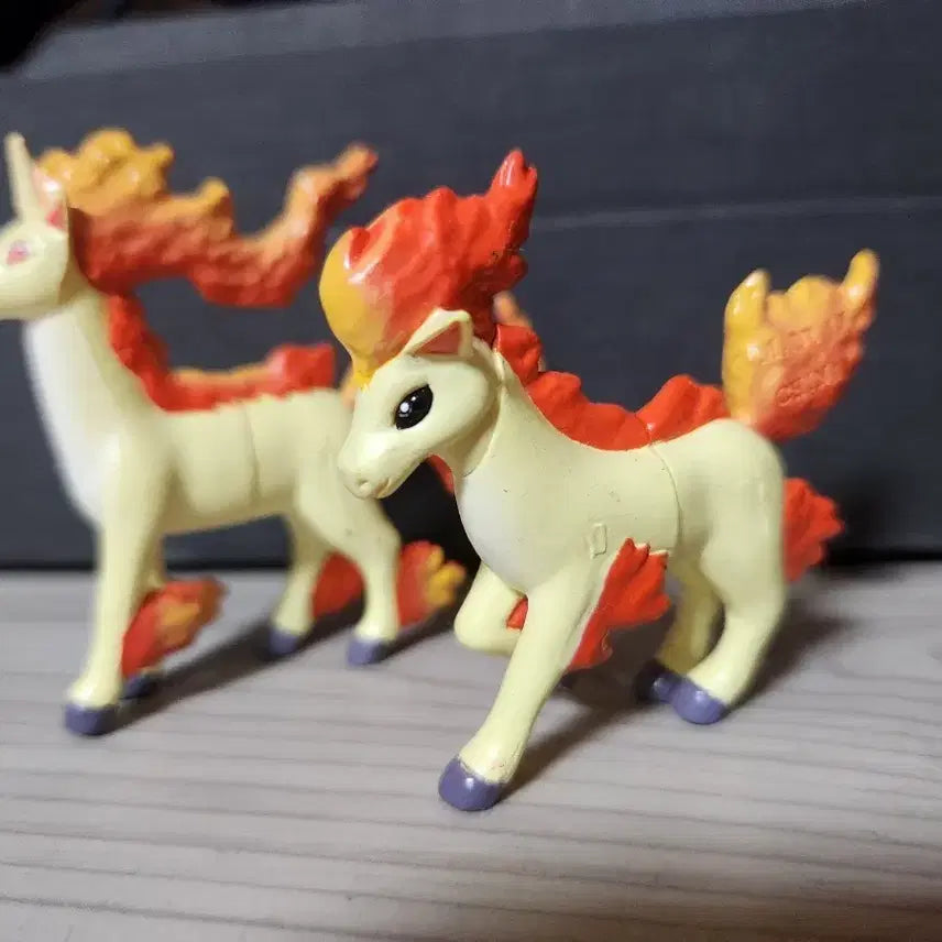 [BUNJANG] Takara Tomy Pokémon MonColle First Edition Ponyta &amp; Rapidash Figure Set / (포켓몬/타카라토미) 몬코레 초판 포니타&amp;날쌩마 세트 피규어
