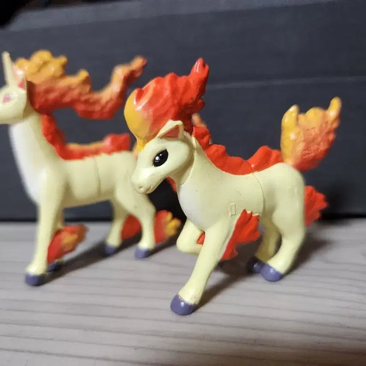 [BUNJANG] Takara Tomy Pokémon MonColle First Edition Ponyta &amp; Rapidash Figure Set / (포켓몬/타카라토미) 몬코레 초판 포니타&amp;날쌩마 세트 피규어