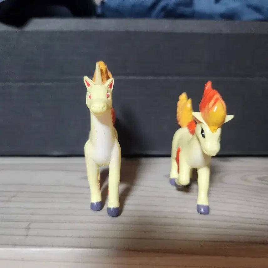 [BUNJANG] Takara Tomy Pokémon MonColle First Edition Ponyta &amp; Rapidash Figure Set / (포켓몬/타카라토미) 몬코레 초판 포니타&amp;날쌩마 세트 피규어