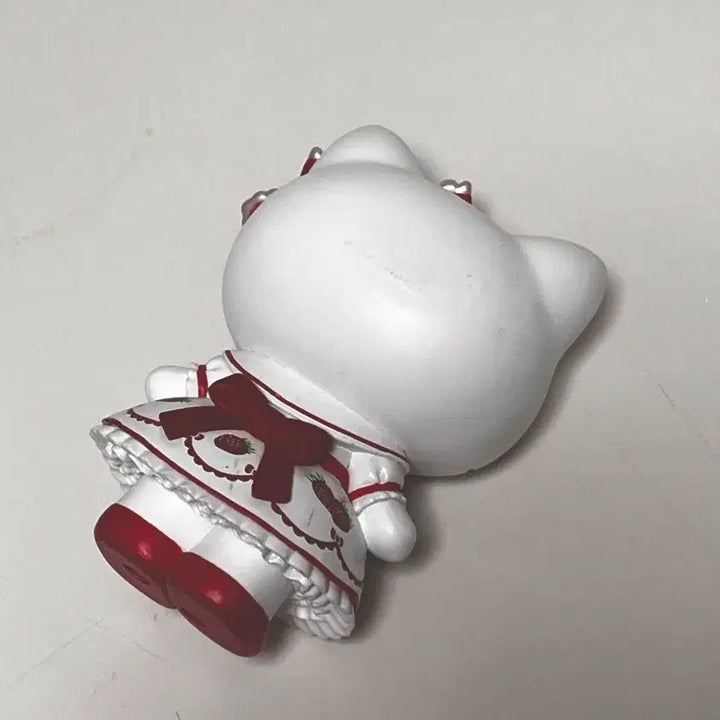 [BUNJANG] Sanrio Hello Kitty Strawberry Dress Figure / 산리오 헬로키티 딸기드레스 피규어
