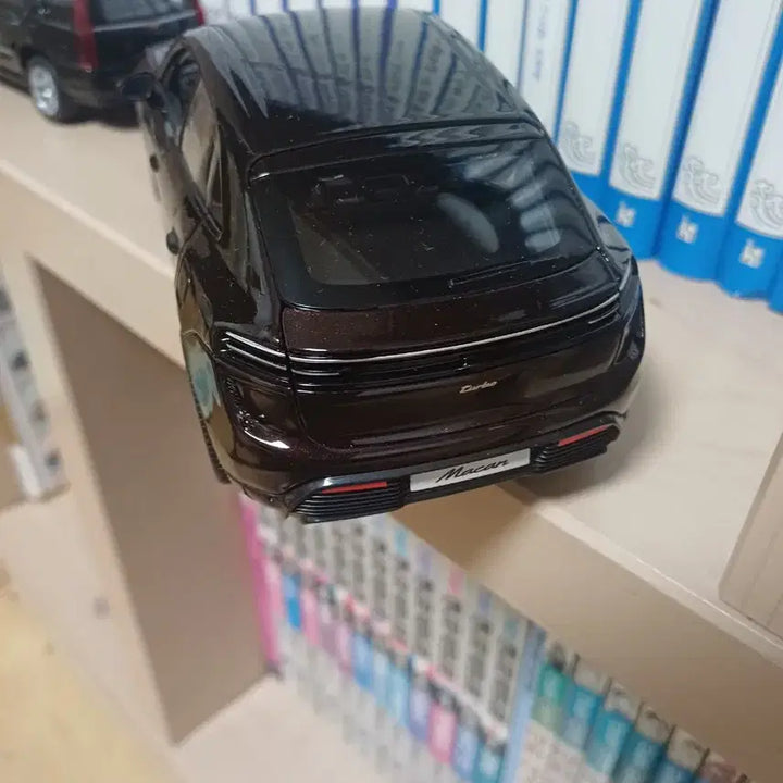 [BUNJANG] Porsche Macan Turbo Dark Brown 1:24 Diecast Model / 포르쉐마칸터보 다크브라운 1:24  다이캐스트