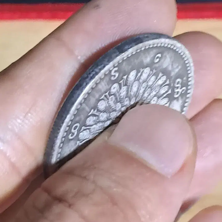[BUNJANG] Assorted Foreign Coins: Silver, Gold, Ancient Chinese Coins, and Banknotes / U82 외국동전 은화 금화 고전주화 중국동전 해외동전 엽전 별전 중국지폐