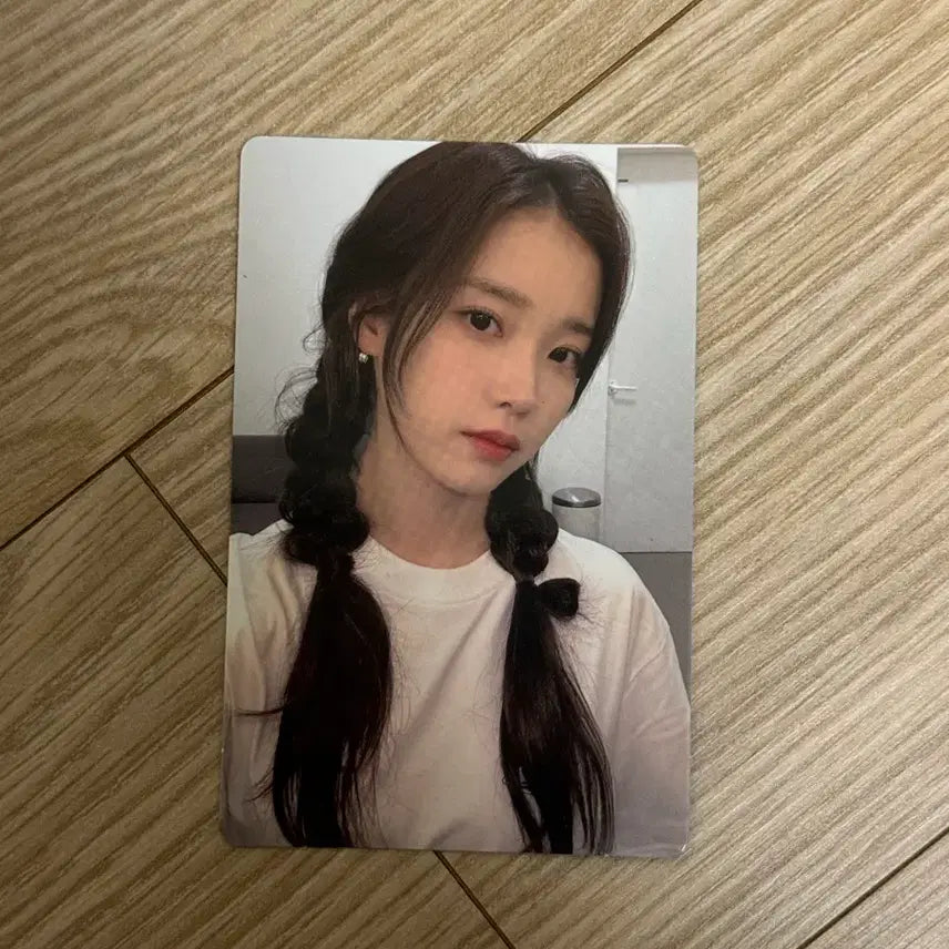 [BUNJANG] IU 2024 Birthday Photocard / 아이유 2024 생일 포카