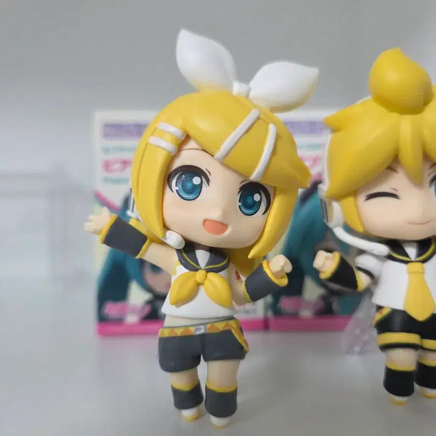 [BUNJANG] Kagamine Rin &amp; Len Nendoroid Surprise Figure Bundle Set / (일괄) 하츠네 미쿠 넨도로이드 서프라이즈 카가미네 린 렌 피규어