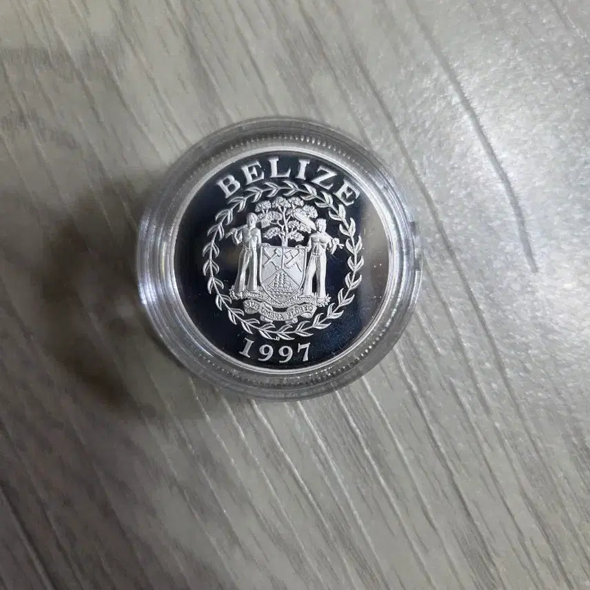 [BUNJANG] 1945 Queen Elizabeth The Queen Mother Balmoral Castle Commemorative Coin / 1945 엘리자베스 더 퀸 마더 발모랄 성 기념 주화