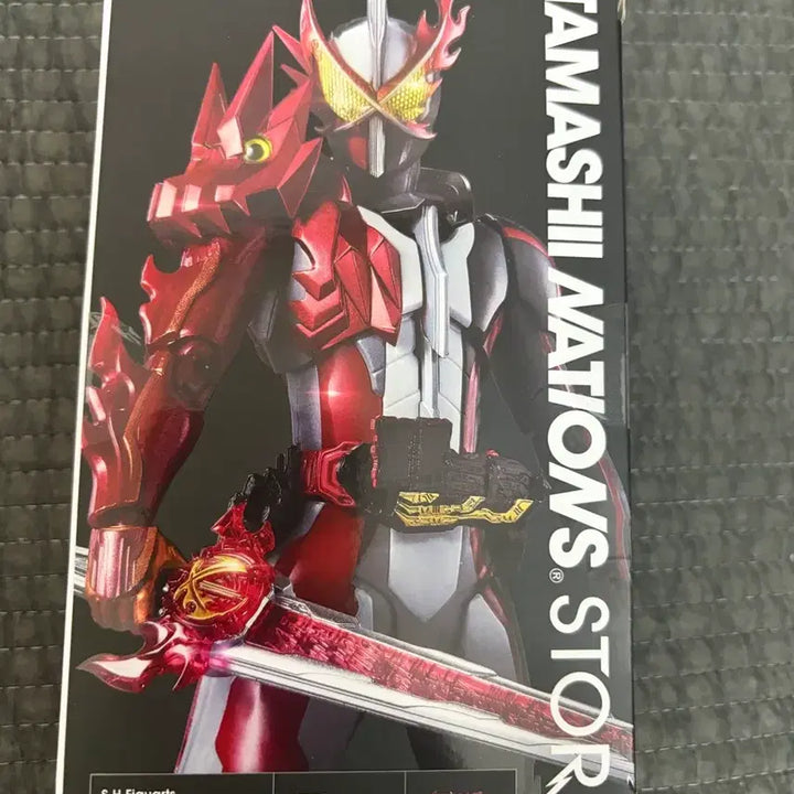 [BUNJANG] Bandai Tamashii Nations Kamen Rider Saber Metallic Edition / shf 가면라이더 세이버 메탈릭 에디션 타마시스토어
