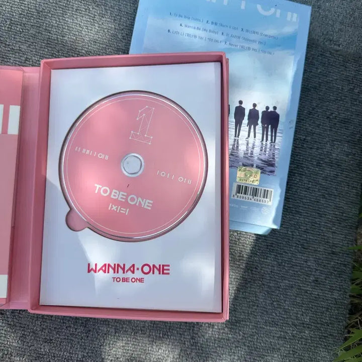 [BUNJANG] Wanna One &amp; Weki Meki Unused Album Bundle Set / 아이돌 미사용 앨범 4종 일괄 판매합니다