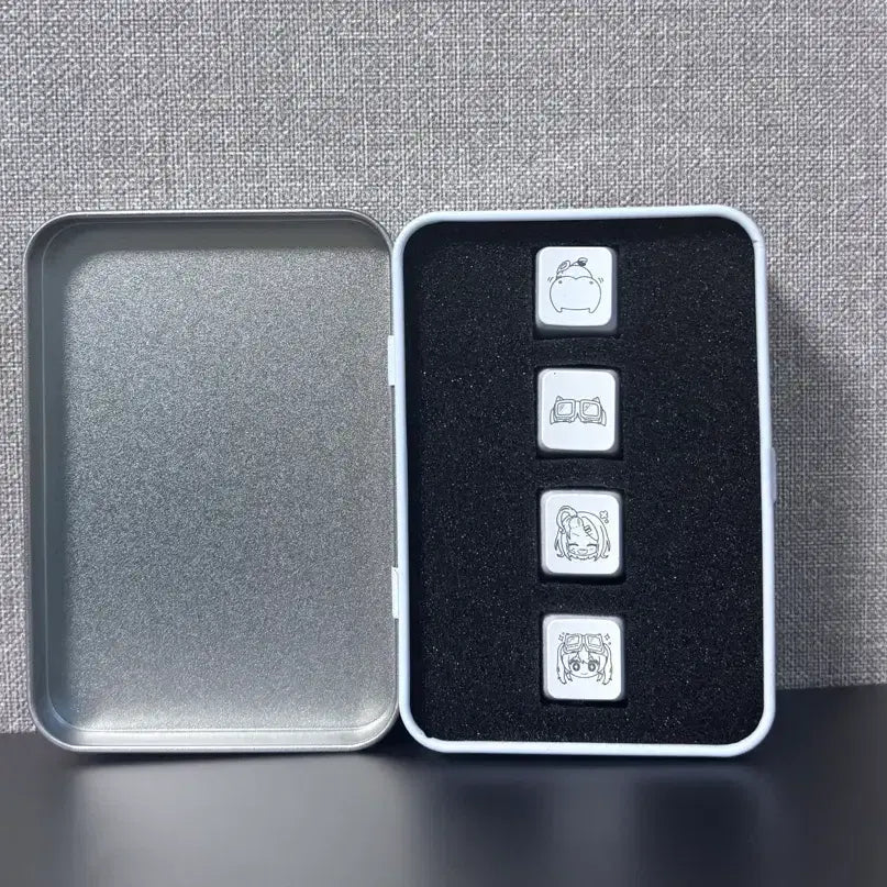 [BUNJANG] Stellive 2024 Arashi Tabi Tin Case Laser Keycap Set / 스텔라이브 2024 아라하시 타비 틴케이스 레이저 키캡 세트