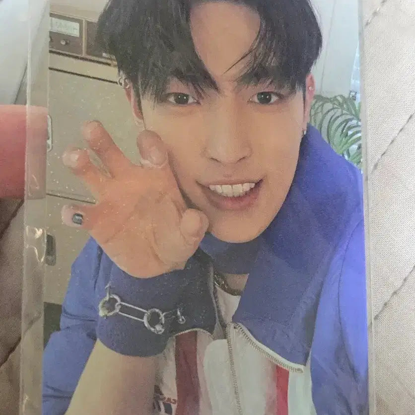 [BUNJANG] ATEEZ LIMITLESS HMV Exclusive Hologram Photocard - Hongjoong (POB) / 에이티즈 LIMITLESS hmv 특전 홀로그램 포토카드 홍중 미공포