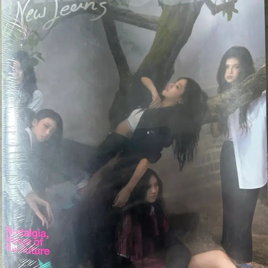 [BUNJANG] NewJeans Group Billboard Magazine (Sealed) / (미개봉) 뉴진스 단체 빌보드 잡지
