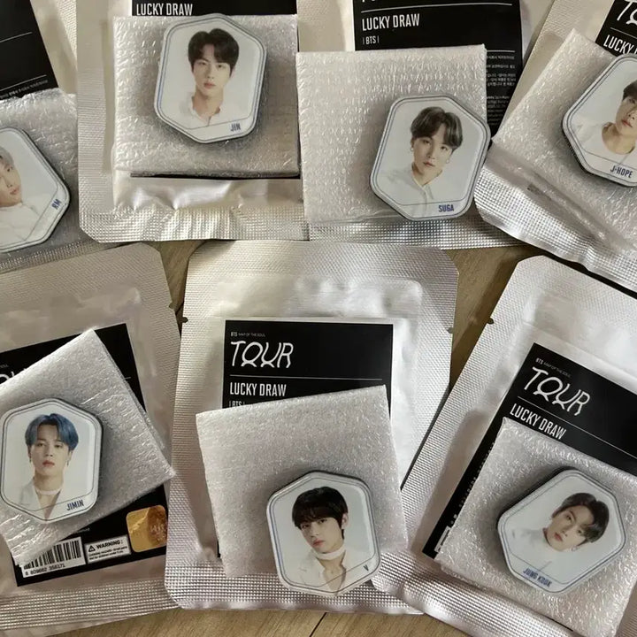 [BUNJANG] BTS Map of the Soul ON:E Lucky Draw Can Badge Bundle Set / 방탄소년단 bts 맵솔콘 맵오브더소울 럭키드로우 캔뱃지 일괄
