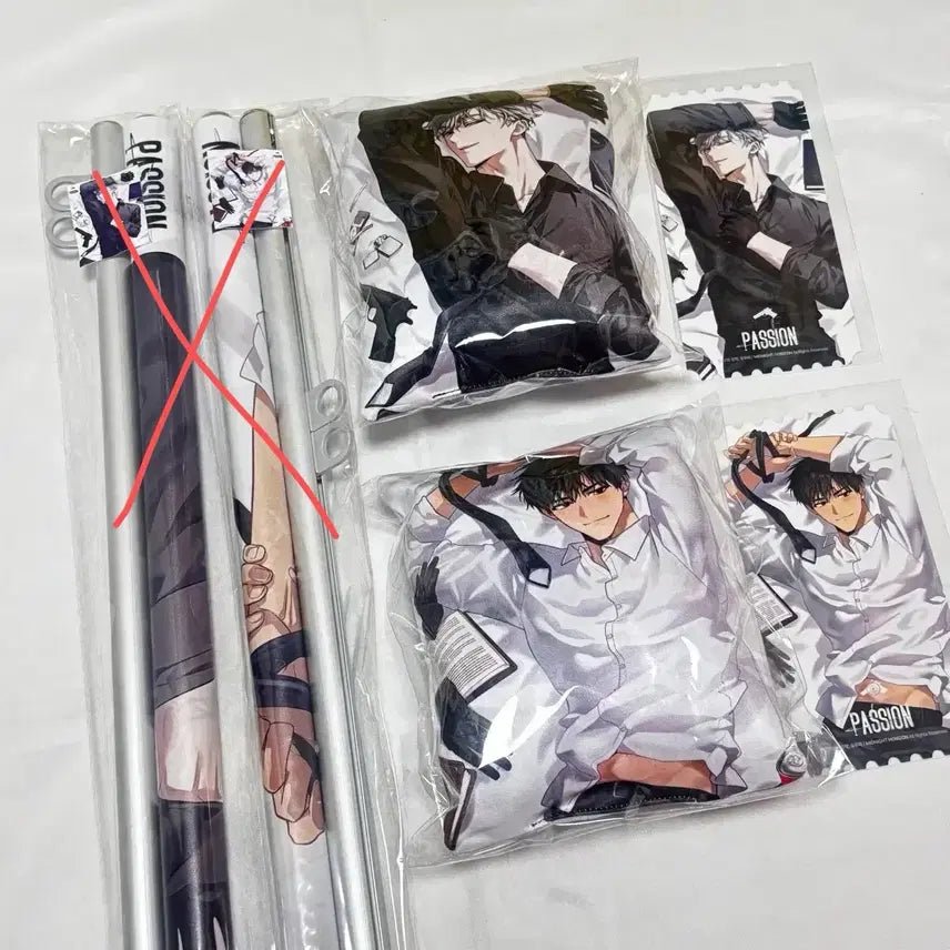 [BUNJANG] Yuji Fashion Ilya Tae-Jong Jeong Wrist Cushion and Scroll Poster Bundle Set / 유우지 패션 일레이 정태의 일태 손목쿠션 티켓