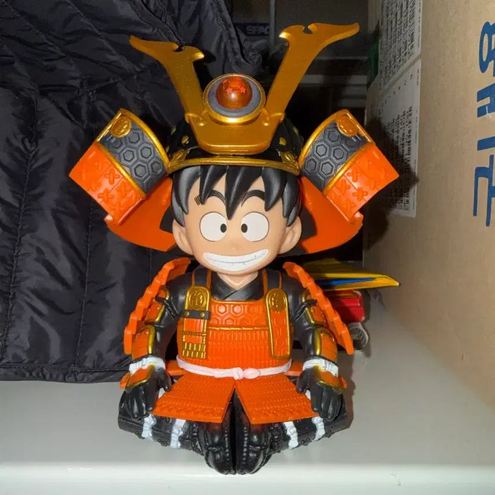 [BUNJANG] Dragon Ball Son Goku Helmet Version Figure Full Box / 희귀)드래곤볼 손오공 용구오월 드래곤볼 투구 피규어 풀박스