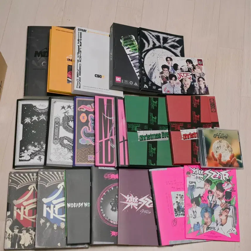 [BUNJANG] Stray Kids Unsealed Album Bundle Set (Photocards Excluded) / 스트레이키즈 개봉 앨범 일괄