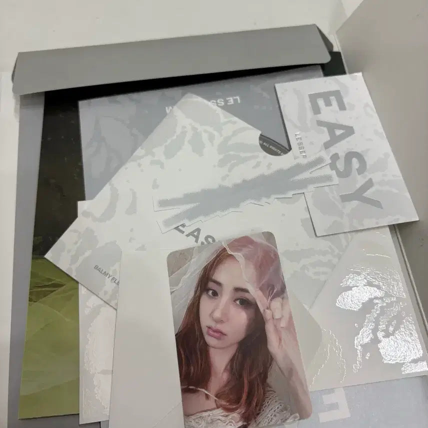 [BUNJANG] LE SSERAFIM EASY 3rd Mini Album Signed Album / 르세라핌 LE SSERAFIM EASY 3집 미니앨범 친필싸인 앨범