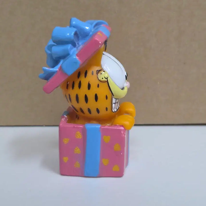 [BUNJANG] Garfield Figure Gift Box / 가필드 피규어 선물 상자