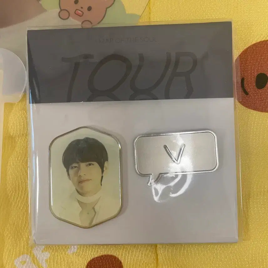[BUNJANG] BTS Map of the Soul Tour V Taehyung Badge / 폭덤) 방탄 bts 맵솔 투어 굿즈 뱃지 뷔 태형 판매