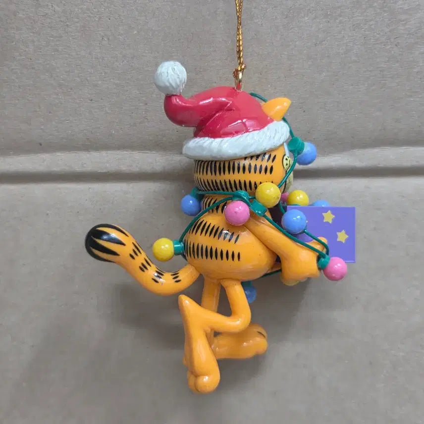 [BUNJANG] Christmas Santa Garfield Gift Box Ornament Figure / 크리스마스 산타 가필드 선물상자 오너먼트 피규어