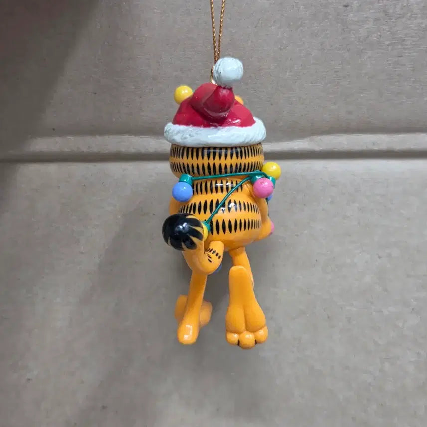 [BUNJANG] Christmas Santa Garfield Gift Box Ornament Figure / 크리스마스 산타 가필드 선물상자 오너먼트 피규어