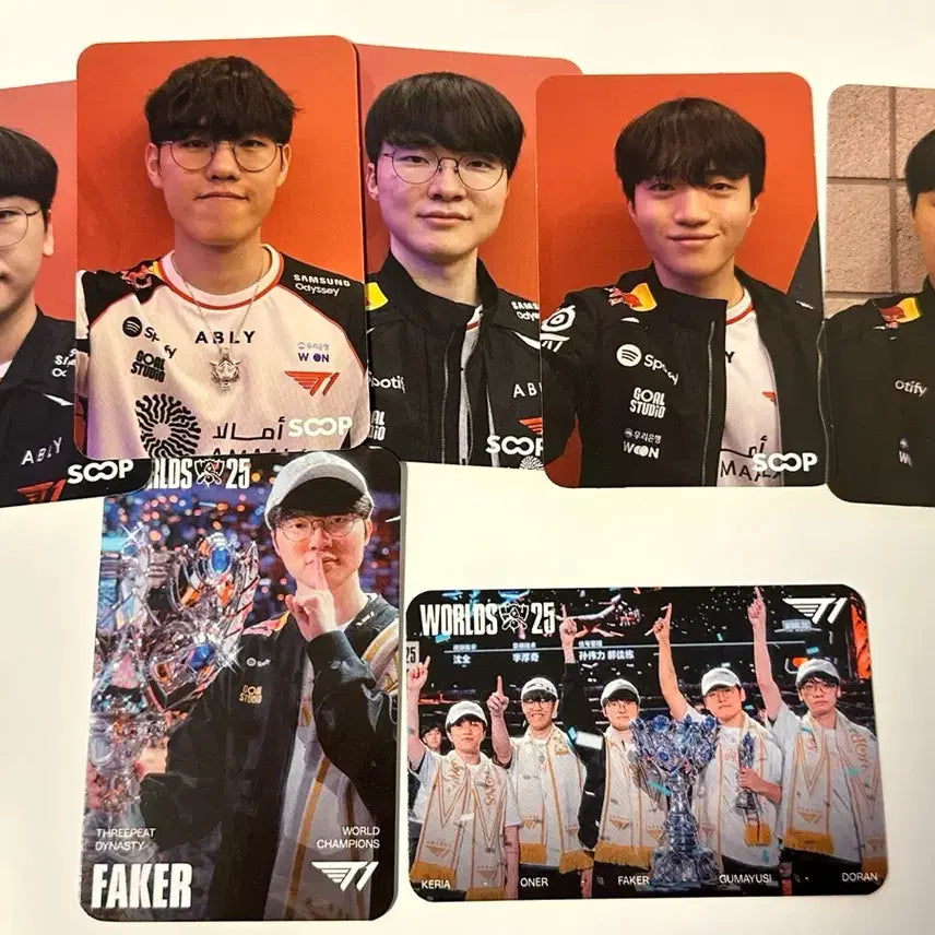 [BUNJANG] T1 Faker Worlds Skin Photocard &amp; Soop Photocard Bundle Set / msi 페이커 월즈 스킨 포카 및 soop 포카 일괄 양도 합니다!