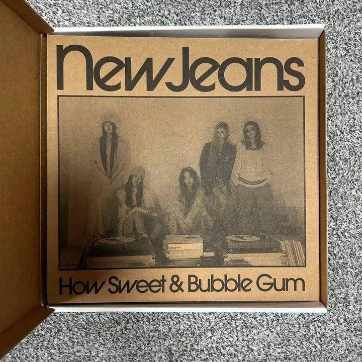 [BUNJANG] NewJeans How Sweet (Hanni Version) Album Full Set (Excluding CD) / 뉴진스 How Sweet(하우스윗) 앨범 하니ver. [CD제외 풀구성]