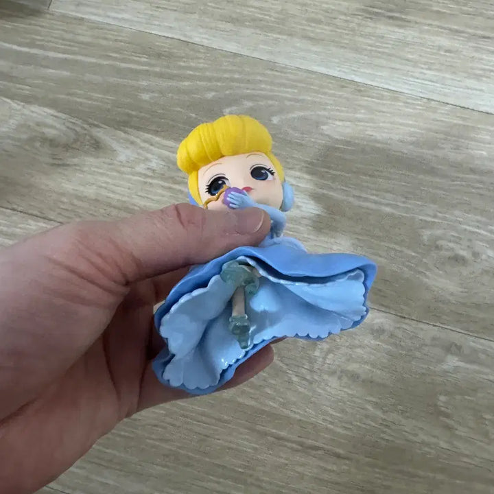 [BUNJANG] Disney Cinderella Q Posket Perfume Magic Light Ver. Figure / 박스X 큐포스켓 펄퓨매직 신데렐라 라이트 Ver.