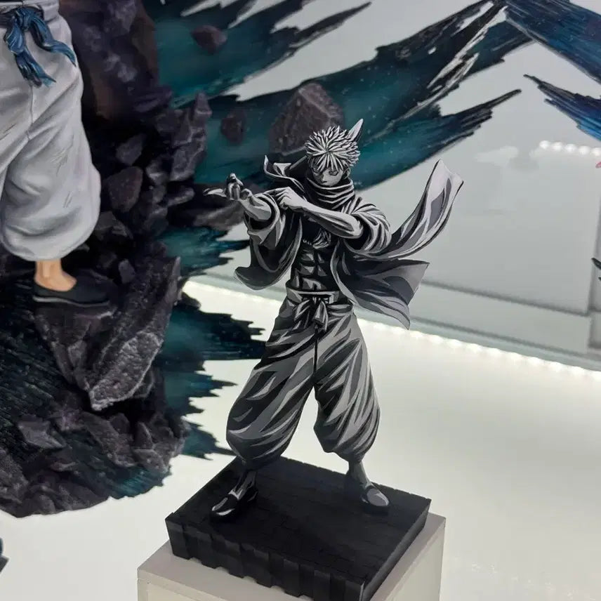 [BUNJANG] Jujutsu Kaisen Gojo Satoru Repainted Figure (Black &amp; White) / 당주고죠 점프 고죠 리페인팅 흑백제품 판매합니다