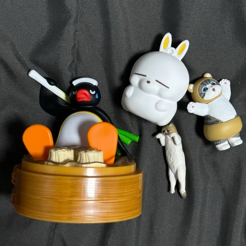 [BUNJANG] Pingu, Marshmallow, Yucki Rabbit, Cat Figure Bundle Set / 일괄) 핑구 마시마로 엽기토끼 고양이 피규어