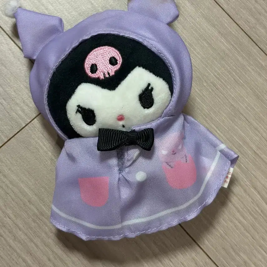 [BUNJANG] Sanrio Teru Teru Bozu Series Kuromi Raincoat Plush / 산리오 테루테루보즈 시리즈 쿠로미 / 쿠로미테루테루보즈 / 쿠로미 우비