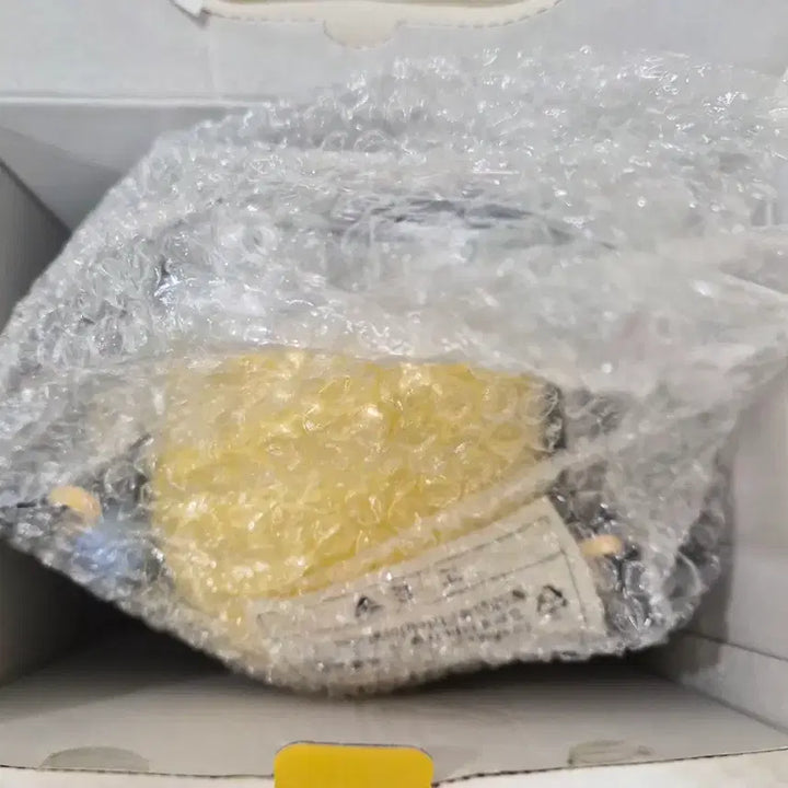 [BUNJANG] Lotte Cinema Minions Popcorn Bucket / 롯데시네마 미니언즈 팝콘통